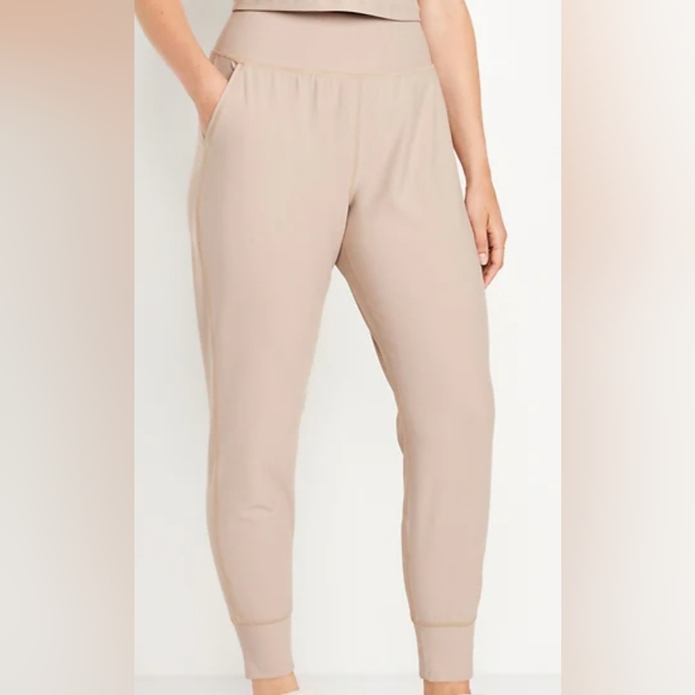 Old Navy Plus Size High Waisted Powersoft Pocket Joggers - Picture 2 of 3